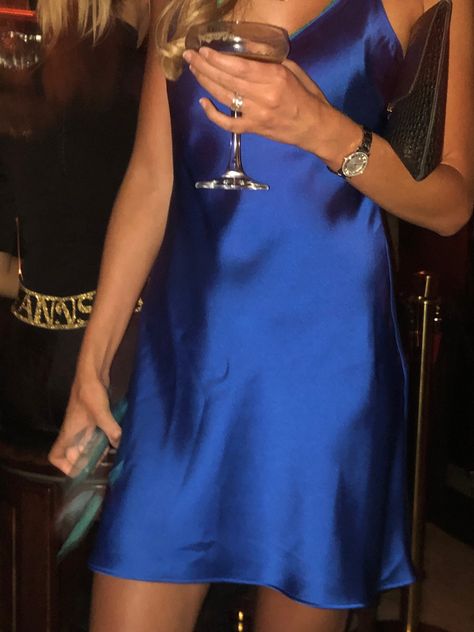 Royal Blue Dress Aesthetic, Blue Silk Dress Outfit, Navy Blue Dress Aesthetic, Fancy Dresses Aesthetic, Silk Dress Outfit Classy, Silk Dress Aesthetic, Party Dress Aesthetic, Silk Dress Fashion, Silk Dresses Outfit