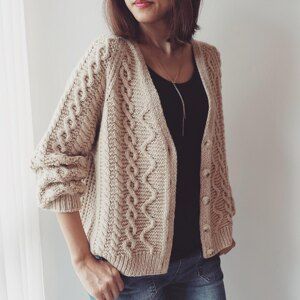 Cable Cardigan Knitting Patterns, Cabled Cardigan, Aran Knitting Patterns, Knit Cardigan Pattern, Cable Cardigan, Universal Yarn, Christmas Knitting Patterns, Lang Yarns, Patterned Cardigans