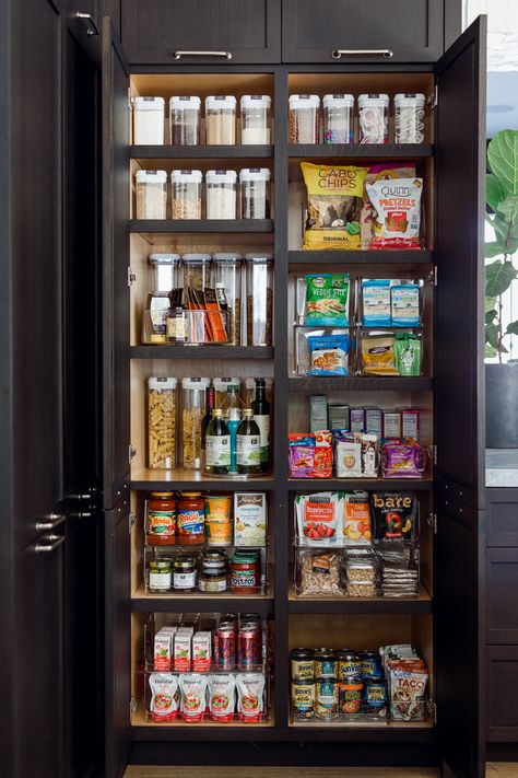 Everything You Need to Organize Your Kitchen Pantry - Andee Layne Snack Pantry, Small Kitchen Pantry, Organize Your Pantry, Andee Layne, Clever Kitchen Storage, Pantry Fridge, Cereal Containers, Organize Your Kitchen, Organization Board