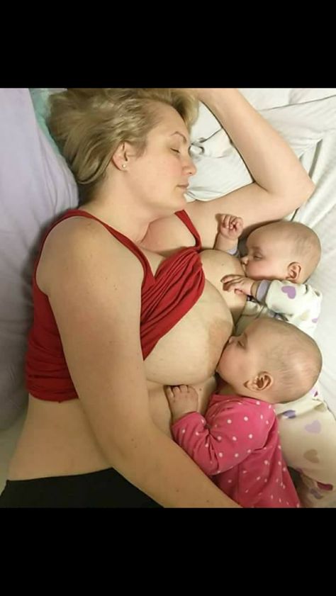 Mother Feeding Baby, Breastfeeding Twins, Mother Feeding, Curvy Women Outfits, Cute Couples Kissing, Fitness Models Female, Beautiful Women Over 40, Beautiful Smile Women, الرسومات اللطيفة