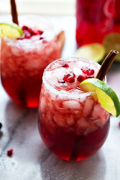 The 20 Non-Alcoholic Mocktails Perfect for Dry January (and Beyond) Pomegranate Drink, Pomegranate Drinks, Best Non Alcoholic Drinks, Christmas Drinks Alcohol Recipes, Christmas Drinks Alcohol, Thanksgiving Drinks, Non Alcoholic Cocktails, Alcoholic Cocktails, Breakfast Drink