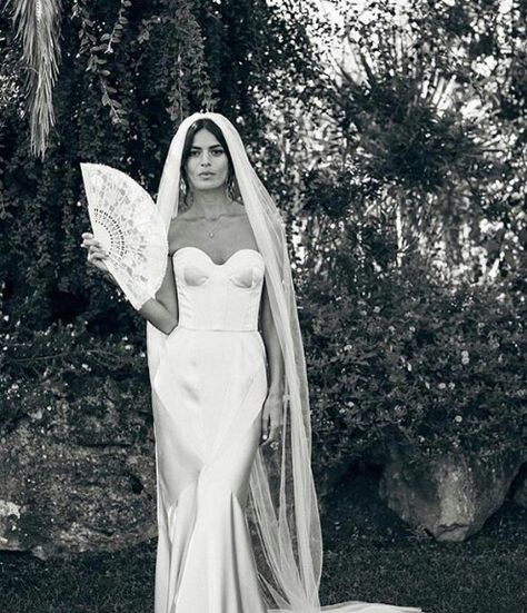 60s Bridal, Spanish Veil, Spanish Bride, Latina Wedding, Mantilla Veil Wedding, Spanish Wedding, Bridal Inspo, Dress Inspo, Wedding Goals