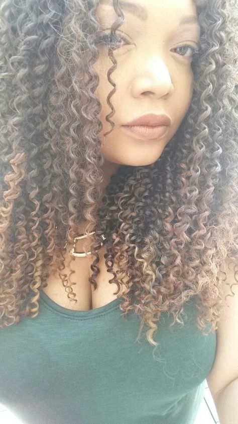 Freetress bohemian braid. Color TT30, TT27, & TT33 Freetress Bohemian Braid, Bohemian Braid, Crotchet Styles, Crochet Curls, Crochet Weave, Crochet Hairstyles, Natural Girls, Crochet Styles, Protective Hair