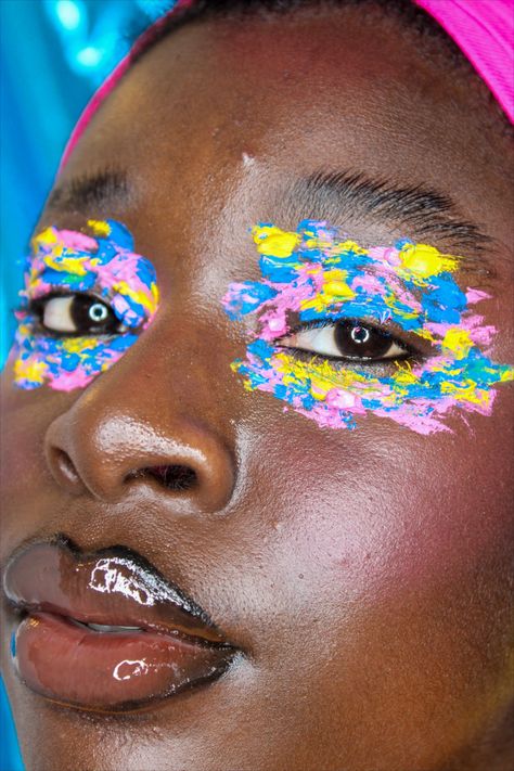 Follow WENDYSWORLD_XOX for more creative and colourful makeup. Triadic Makeup, Watercolour Aesthetic, Edge Makeup, Abstract Makeup, Colourful Makeup, Futuristic Makeup, Braiding Hair Colors, Watercolor Aesthetic, Graphic Makeup