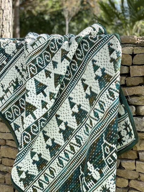 Wintry Forest CAL – One Skein of Love Forest Crochet, Mosaic Crochet Blanket, Crochet Bow Pattern, Crochet Pattern Blanket, Mosaic Crochet Pattern, Overlay Mosaic Crochet, Reindeer And Sleigh, Crochet Bows, Pattern Blanket