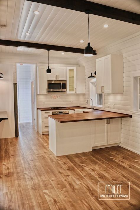 Cozy and Functional: Tiny Home Layout Ideas Home Layout Ideas, Tiny Home Layout, Shed House Interior, Tiny House Shipping Container, Home Layout, Tiny House Company, Tiny House Camper, Small Tiny House, Shed Home