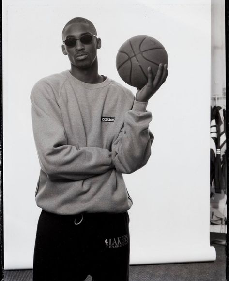 Lakers Court, Kobe Mamba, Kobe Bryant Pictures, The Black Mamba, Basketball Photography, Ball Is Life, Media Day, Nba Pictures, Basketball Pictures