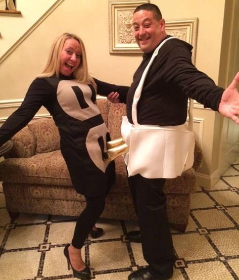 Best Couple Halloween Costumes, Couple Costumes For Halloween, Halloween Customer, Easy Couple Halloween Costumes, Easy Couples Costumes, Funny Couple Costumes, Halloween Duos, Unique Couple Halloween Costumes, Funny Couple Halloween Costumes