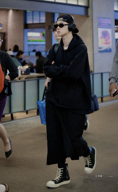 Artist Outfit Style, Yeonjun Airport, Sfo Airport, Fashion Idol, Boys Fits, B Fashion, Artist Outfit, Tomboy Style Outfits, Tomboy Fashion