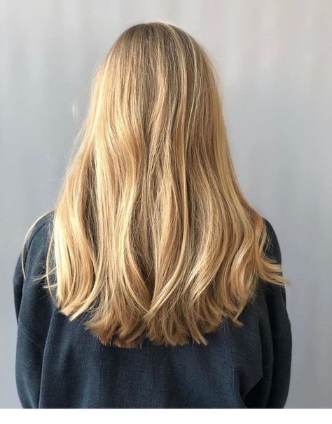 Long Same Length Hair, Thick Blonde Hair, Kadeřnické Trendy, Honey Blonde Hair, Vlasové Trendy, Blonde Hair Inspiration, Blonde Hair Looks, Peinados Fáciles Para Cabello Corto, Brown Blonde Hair