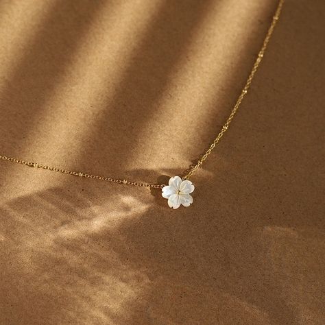 🌸 A little reminder: You are allowed to be both a work in progress and a masterpiece at the same time. Growth is beautiful! 🌼 #workinprogress #selfgrowth #beautifuljourney #selflove #positivity #keepgrowing Cherry Blossom Necklace, Daisy Pendant, Flower Charm Necklace, Women Chain, Flower Choker, Daisy Necklace, Necklace Flower, Peach Blossom, Flower Pendant Necklace