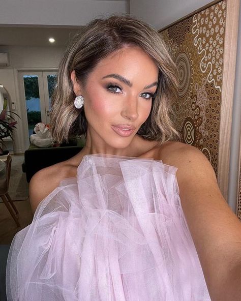 Olivia Rogers, Fresh Hair, Favourite Colour, My Favourite, Favorite Color, One Shoulder Blouse, Tulle Skirt, Flower Girl Dresses, Make Up