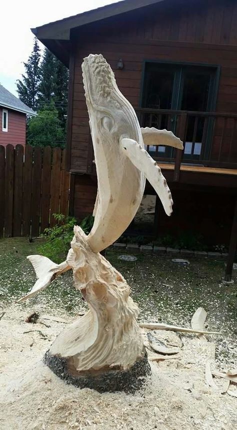 Humpback whale.. Carved Whale Wood, Carved Tree Stump, Whale Sculpture, Chainsaw Wood Carving, Carved Wooden Animals, Driftwood Sculpture, Tree Carving, Chainsaw Carving, Fish Sculpture