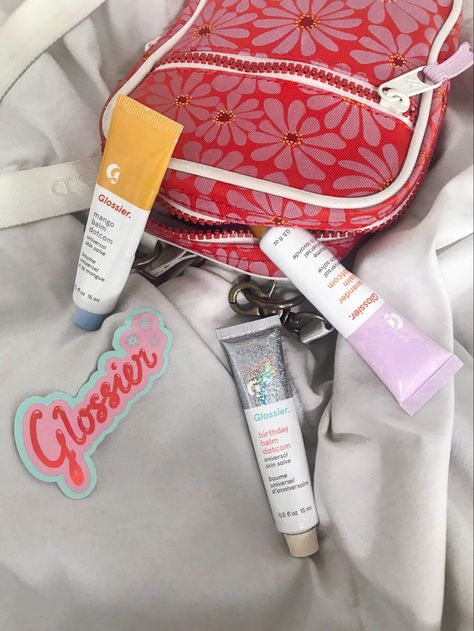 #glossier #glossierlipgloss #thread #threadwallet #bag #bagsandpurses #lipbalm #balmdotcom #aesthetic #thatgirlfeed #thatgirl #itgirl #clean #prettyinpink #makeup #skincare #skincareaesthetic #skincareaddiction Thread Wallets Aesthetic, Wallets Aesthetic, Aesthetic Glossier, Thread Wallets, Glossier Lip Gloss, Balm Dotcom, Body Skin Care Routine, Makeup Skincare, Nice Things