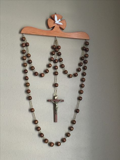 Rosary Hanger, Doa Katolik, Wall Rosary, Home Altar Catholic, Religious Iconography, Catholic Altar, Altar Design, Church Altar, Catholic Beliefs