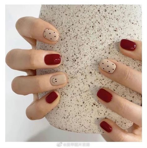 Nail Art Design Summer, Mail Designs For Natural Nails, Simple Natural Nail Designs Short, Short Gelish Nails, Gelish Nails Designs, Minimal Nails Design, Nail Art Kuku Pendek, Minimal Nail Design, Nail Gelish