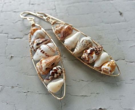 How To Wire Wrap Shells, Seashell Jewelry Diy, Art Coquillage, Cone Shell, Beachy Jewelry, Sea Jewelry, Shell Crafts Diy, Seashell Earrings, Red Girl