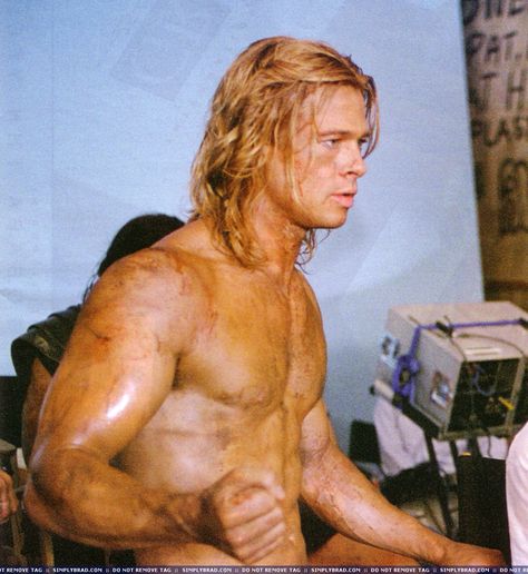 troy the movie Brad Pitt Workout, Brad Pitt Long Hair, Brad Pitt Troy, Troy Achilles, Brad Pitt Images, Troy Movie, Brad Pitt Pictures, Brad Pitt Photos, Brad And Angelina