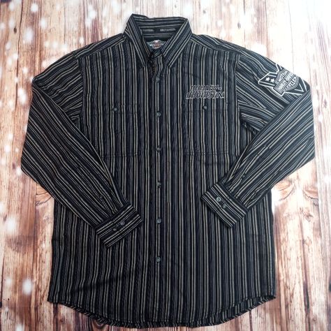 Nwt Harley Davidson Long Sleeved Button Up Shirt, Embroidered Logo Men's Size Large. There Measurements Are Shown In The Photos. If You Have Any Questions Please Let Me Know I Will Gladly Answer You Thanks. Freedom Shirts, Heck Yeah, Biker Shirts, Button Up Shirt Mens, Button Down Shirt Mens, Harley Davidson Shirt, Skull Shirts, Mens Button Up, Harley Davidson Men