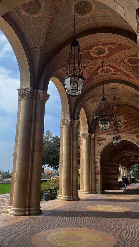 Ucla Law School, Ucla Classroom, Ucla Campus Aesthetic, Ucla Wallpaper, Stanford University Aesthetic, Stanford Aesthetic, Ucla Aesthetics, Usc Aesthetic, Entertainment Lawyer