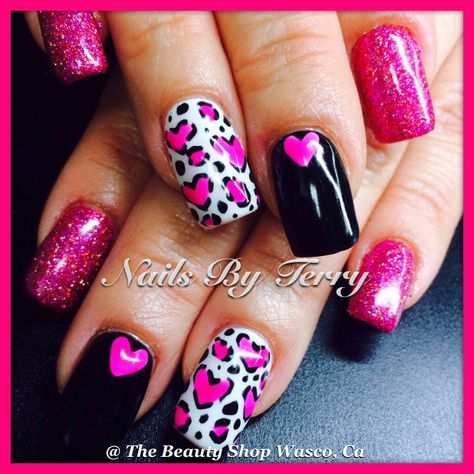 Valentine nails Animal Print Valentine Nails, Valentine Fingernails, Valentines Day Nails Hot Pink, Valentines Day Nails Purple, Valentines Toe Nail Designs, Fun Valentines Nails, Valentine Nails Gel, Hot Pink Valentine Nails, Valentines Day Nails Pink