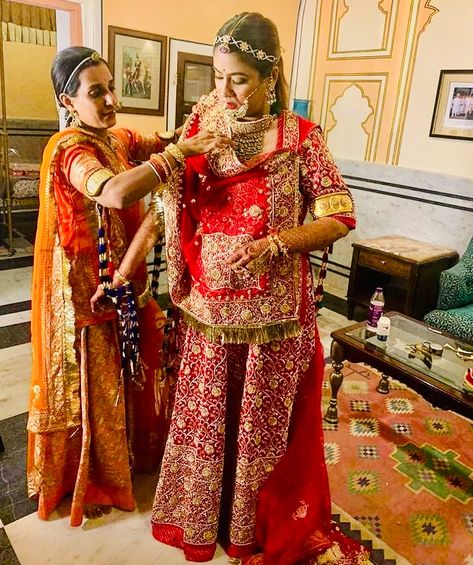 Marvadi Look, Rajputi Look, Fun Wedding Trends, Rajputana Culture, Rajputi Culture, Rajasthani Poshak, Indian Wedding Bridesmaids, Lehenga Ideas, Rajasthani Bride