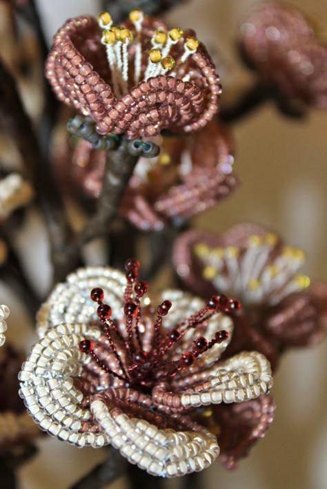 Beaded Cherry Blossom, Beaded Flower Pattern, Beaded Cherry, Beaded Bouquet, Beaded Flowers Patterns, Seed Bead Flowers, French Beaded Flowers, Apple Blossoms, Hobbies To Try