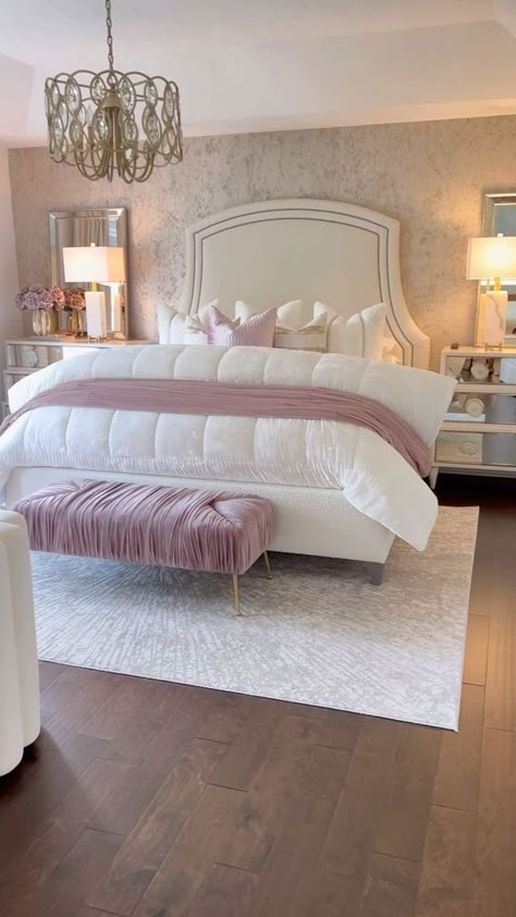 Farah Merhi Beautiful Bed Spread Farah Merhi, Luxury Room Bedroom, Modern Luxury Bedroom, Gorgeous Bedrooms, Elegant Bedroom, Luxury Rooms, Room Design Bedroom, Room Makeover Bedroom, Sunday Brunch