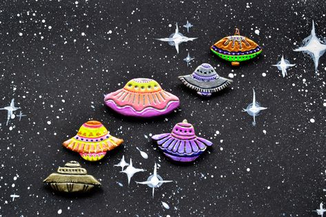 Clay Spaceship, Space Polymer Clay, Polymer Clay Space, Polymer Clay Alien, Space Accessories, Astronomy Jewelry, Clay Set, Diy Textiles, Polymer Clay Jewelry Tutorials