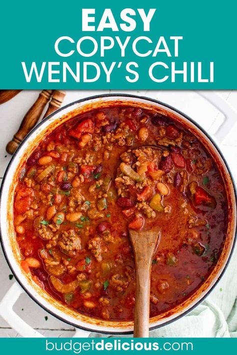 Wendy’s Chili is warm, meaty and seasoned just right so you can serve this filling Wendy’s Copycat chili recipe to your family or a crowd. #chili #copycat #wendys Wendy’s Chili Six Sisters, Natasha’s Kitchen Chili, Best Traditional Chili Recipe, Wendys Chili Recipe With Tomato Juice, Freezing Chili Best Way To, Wendy’s Chili Recipe Crockpot, Windy Chili Recipe, Copycat Wendy’s Chili Recipe, Chili Wendys Recipe