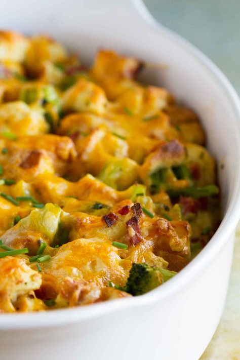 Broccoli Cheese Strata, Broccoli Strata, Ham Strata Recipes, Ham And Cheese Strata, Ham Strata, Vegetable Strata, Brunch Egg Dishes, Cheesy Food, Strata Recipe