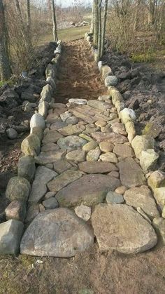 #preparedness Rock Walkway, Stone Path, Yard Project, Diy Yard, Garden Pathway, Camping Ideas, Tree Diy, Diy Organization, Raised Garden