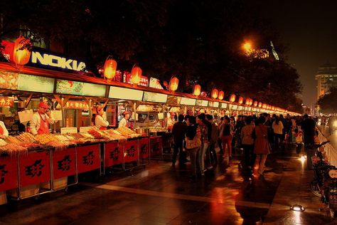 Best Night Markets In Beijing, China  Check out our comprehensive list of the best night markets in Beijing and plan your trip accordingly! Shanghai China Travel, Harvest Fest, Outdoor Restaurant Design, Food Park, Chinese Market, Asian Market, Exotic Food, Food Stall, Outdoor Market