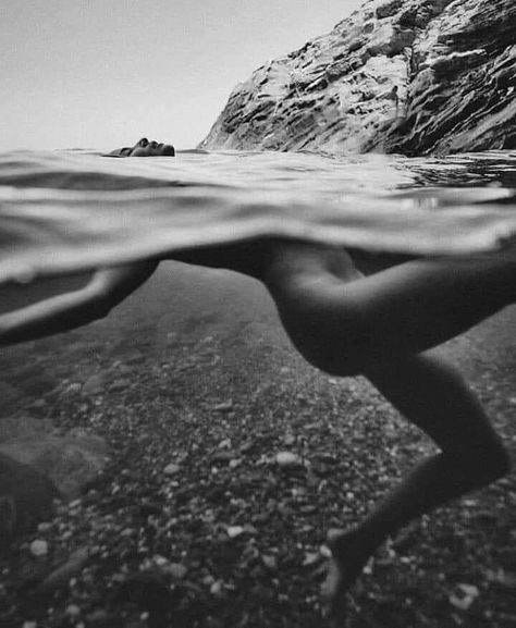 Swimming In The Ocean, Beach Photoshoot, Underwater Photography, In The Ocean, Photography Inspo, Black And White Photography, Beach Life, Photo Inspiration, The Ocean