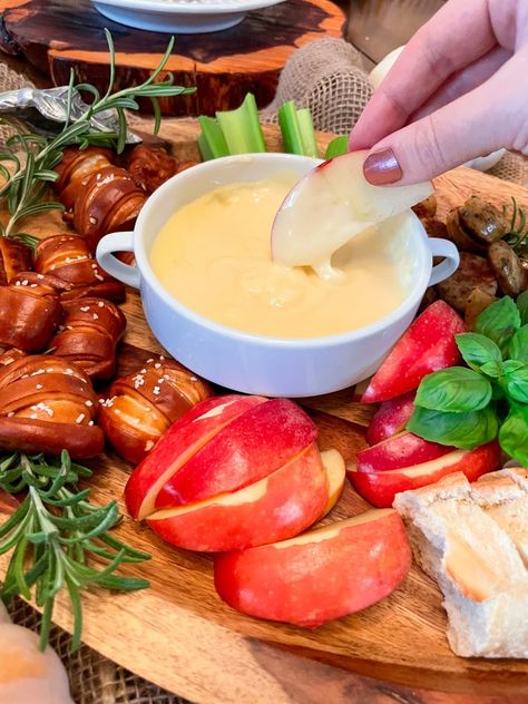 Cheese Sauce Gluten Free, Gouda Sauce, Gouda Cheese Dip, Gouda Cheese Sauce, Gluten Free Cheese Sauce, Easy Cheese Sauce, Fondue Recipes Cheese, Pumpkin Pie Ice Cream, Smoked Gouda Cheese