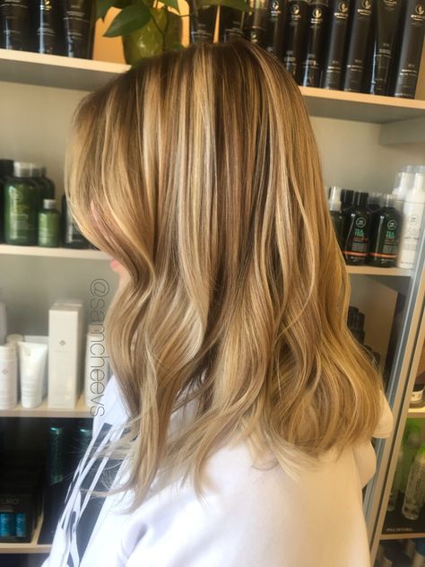 Sandy butter golden blonde 2019 hair trends honey champagne platinum #blondehair #hairtrends #2019fashiontrends #golden #honey #dirtyblonde #light #ashe #balayage #highlights #lowlights Highlights Lowlights, Golden Honey, Low Lights Hair, Dirty Blonde, Golden Blonde, Balayage Highlights, Balayage Hair, Womens Fall, Hair Trends