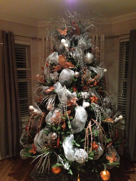 Orange And Silver Christmas Tree, Silver And Green Christmas Tree, Orange And Silver, Silver Christmas Tree, Green Christmas Tree, Silver Christmas, Green Christmas, Christmas Decoration, Christmas Wreaths