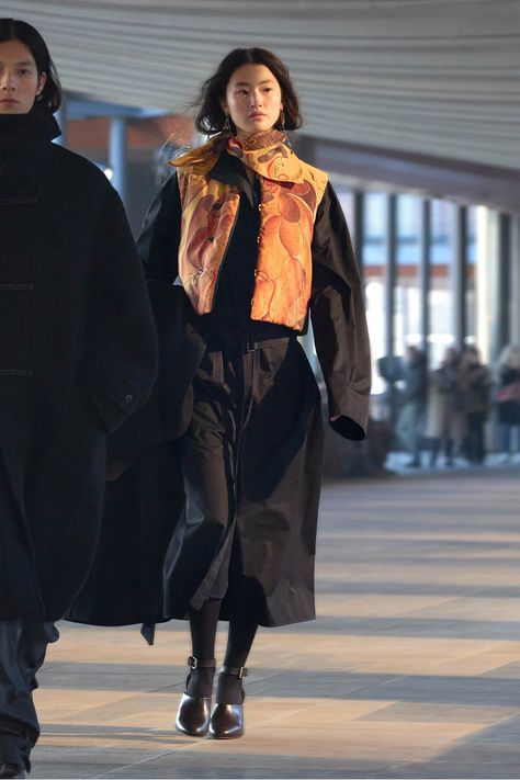 Paris Fashion Week Runway, Fashion Week Runway, 가을 패션, Fall 2023, Cardigan Coat, Parisian Style, Paris Fashion, Paris Fashion Week, Fashion Show