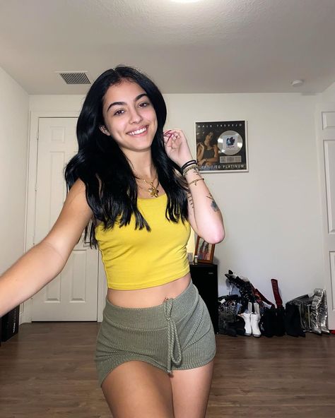 (Irtr) Malu | #fashion #outfit #beautiful #pretty Good Instagram Posts, Malu Trevejo Outfits, Malu Trevejo, Feeling Good, Instagram Models, Photo Shoot, Tshirt Dress, Fashion Nova, Feel Good