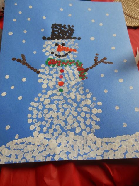 Snöflingor I Papper, Q Tip Painting, Winter Art Projects, Snowman Christmas Decorations, Crafts For Seniors, Snowman Painting, Winter Crafts For Kids, Kindergarten Art, Snowman Crafts