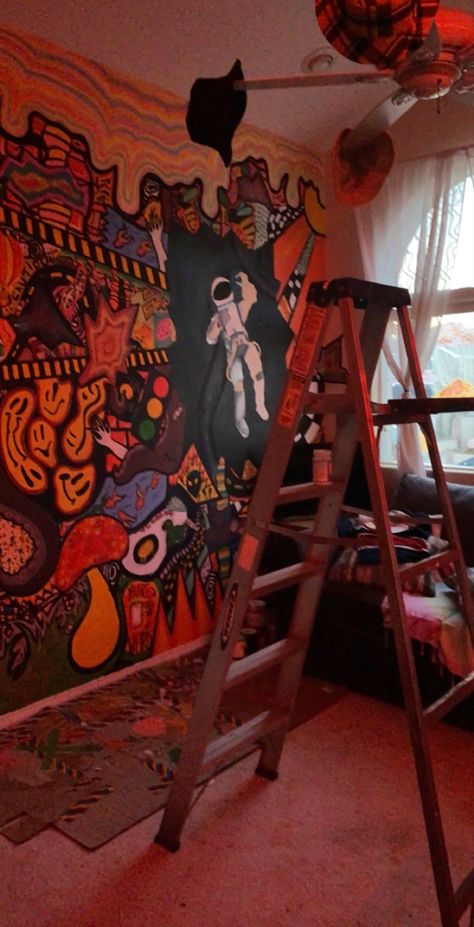 Cool Wall Murals Painted, Wall Painting Ideas Trippy, Trippy Room Painting, Hippie Wall Painting, Trippy Wall Paintings Bedroom, Cool Door Painting Ideas Bedroom Trippy, Trippy Wall Paintings, Trippy Painted Walls, Door Art Bedroom Paint