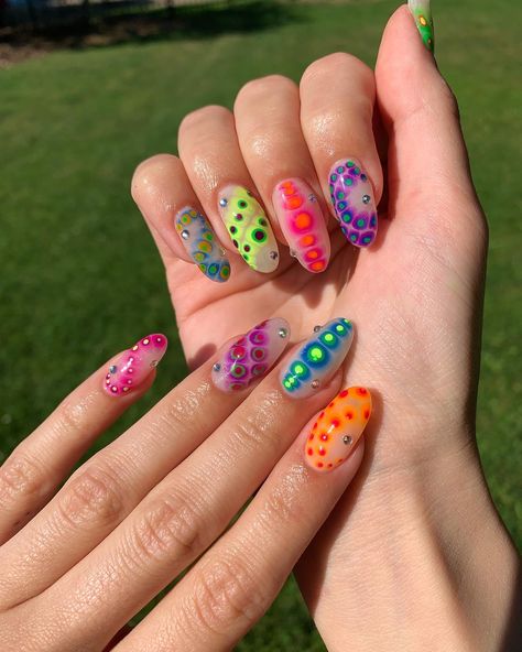 Emily Susanah Nails, Summer Nails 2023 Gel, Gel Summer Nails, Nail Polish Ideas Easy, Nails 2023 Gel, Blooming Nails, Rounded Acrylic Nails, Summer Nails 2023, Bright Nail Designs