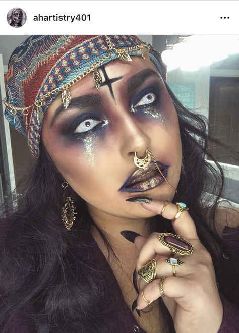 Halloween Costumes Women Scary, Fete Emo, Makeup Zombie, Diy Halloween Games, Halloween Makeup Scary, Masks Diy, Games Diy, Theatrical Makeup, Halloween Tattoo