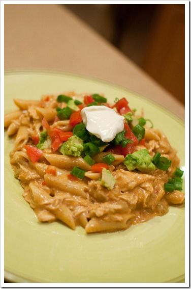 Wonderful Chicken Enchilada Pasta,  Careful not to put too much pasta in it as the sauce is wonderful. Chicken Enchilada Pasta, Pizza Lasagna, Enchilada Pasta, Resep Pasta, Diner Recept, Chicken Enchilada, Favorite Meals, Recipes Dessert, Dry Rub