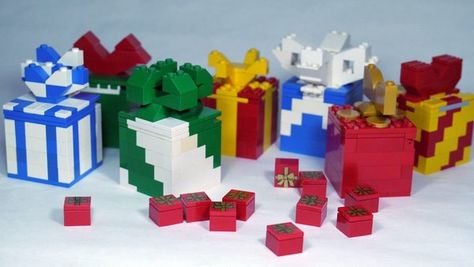 Get your friends the gifts they didn't know they wanted Lego Gift Box, Lego Christmas Gifts, Lego Presents, Lego Gift, Lego Christmas Village, Lego Christmas Tree, Lego Advent, House Wreath, Lego Boxes