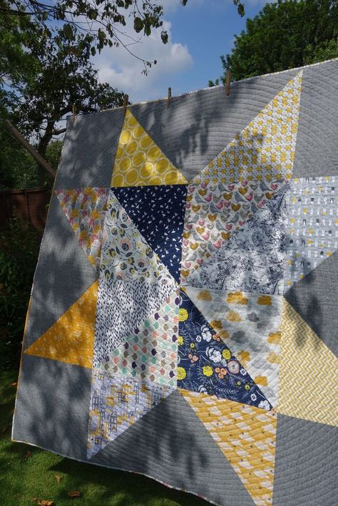 Giant star quilt made using Jeni Baker's tutorial. Giant Star Quilt, Star Quilt Tutorial, Star Patchwork, Quilt Big, Block Quilts, Big Block Quilts, Giant Star, Quick Quilt, Fat Quarter Quilt