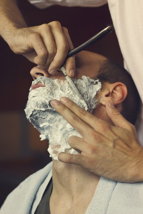 Man Shaving, Face Pores, Straight Razor Shaving, Shaving Tips, Best Shave, Shaving Beard, Mens Hair Care, The Barber, Mens Hair Trends