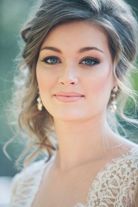 Wedding Makeup Perfect for the Over 50 Bride | PreOwned Wedding Dresses Make Up Sposa, Summer Wedding Makeup, Amazing Wedding Makeup, Gorgeous Wedding Makeup, Best Wedding Makeup, Makeup Tip, Wedding Makeup Tips, Wedding Day Makeup, Wedding Makeup Looks