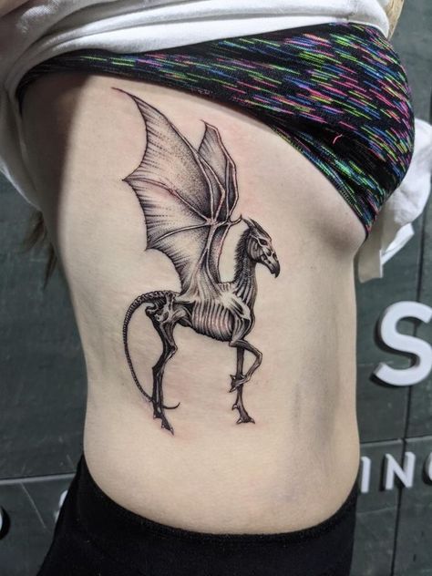 Thestrals Harry Potter, Raven Claw Tattoo Harry Potter, Harry Potter Threstals Tattoo, Back Tattoo Harry Potter, Detailed Harry Potter Tattoos, Threstals Tattoo Harry Potter, Dragon Tattoo Harry Potter, Hagrid Tattoo Ideas, Harry Potter Dark Tattoo