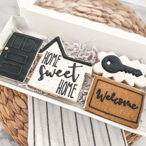 Gift From Realtor To Buyers, Home Buyer Gifts From Realtor, New Realtor Announcement Ideas, Open House Gift Ideas, Open House Ideas Real Estate Snacks, Open House Ideas Real Estate Set Up, Open House Cookies, Real Estate Gift Ideas, Real Estate Gifts For Clients